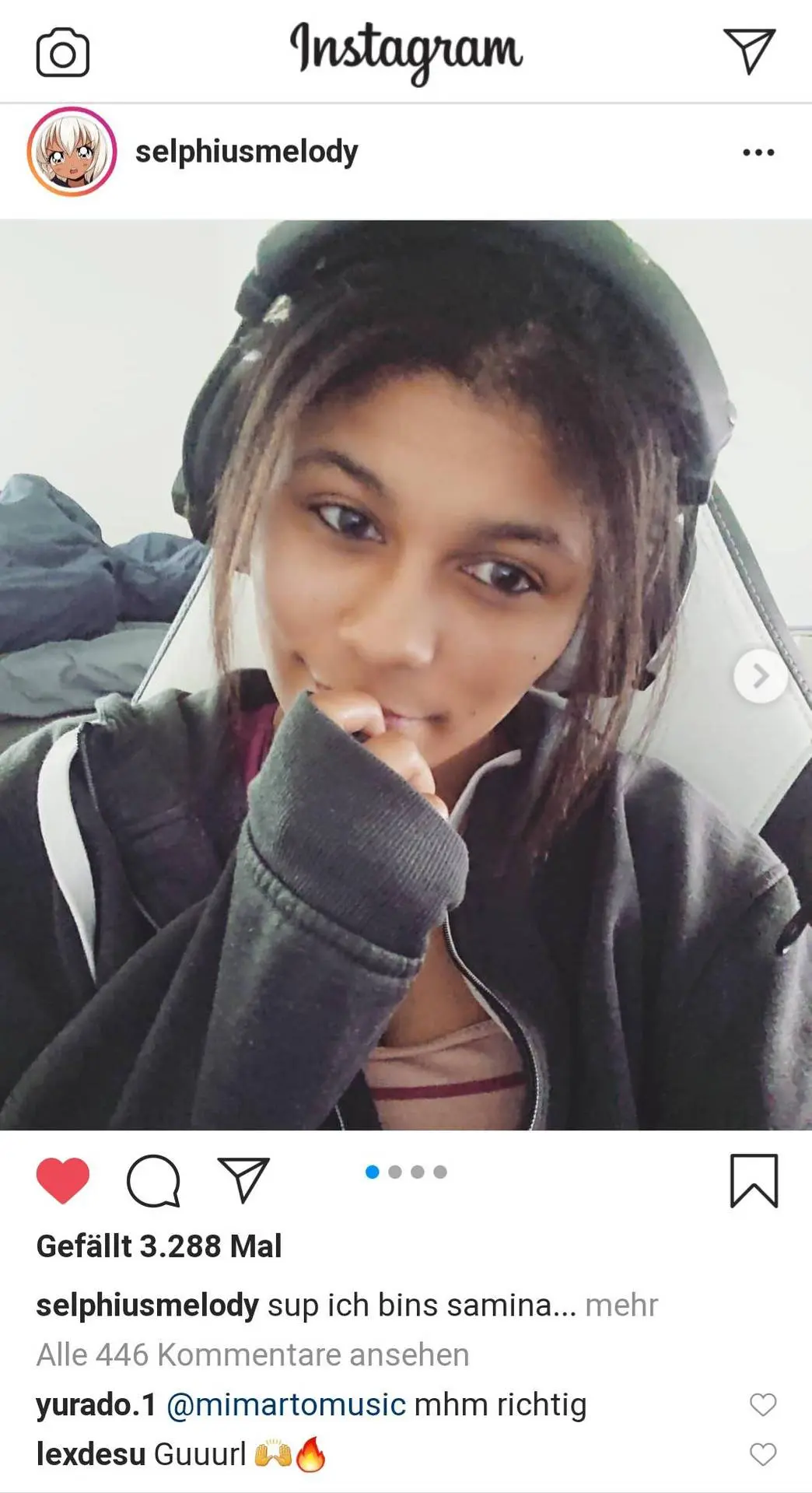 Selphi zeigt sich | Scrolller