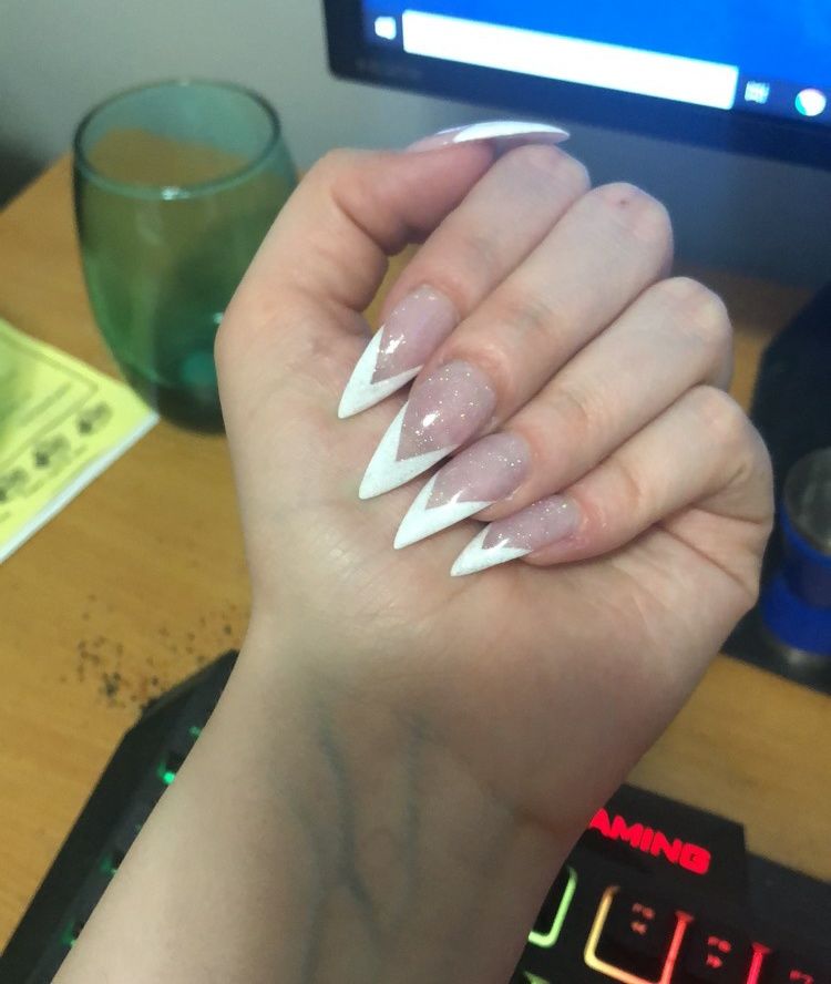 Sharp French tips Scrolller