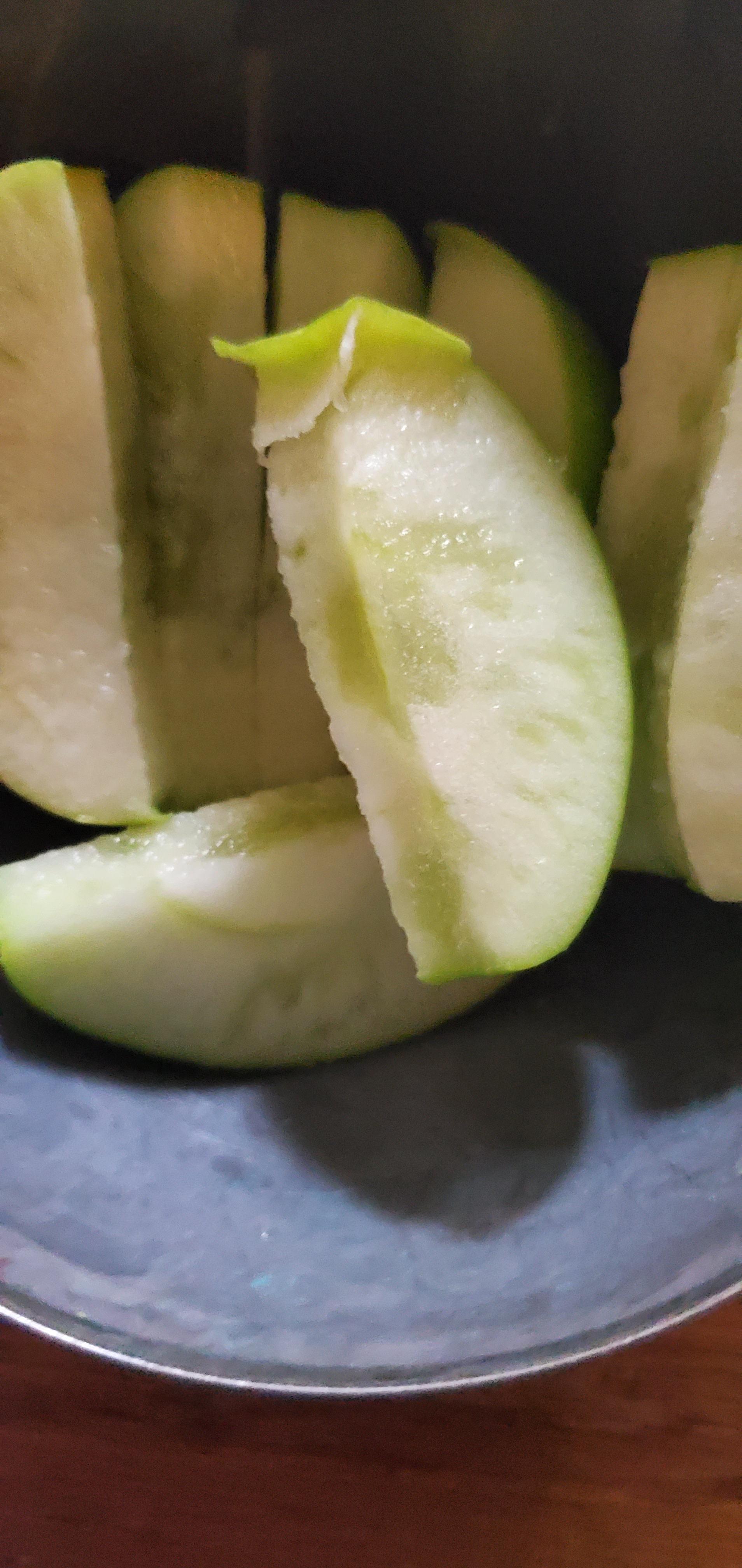 Should apples look like this? Scrolller