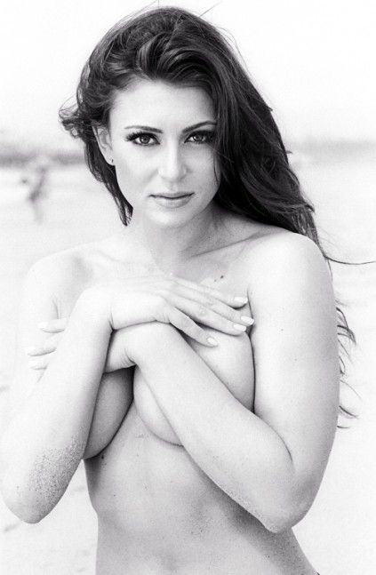 Smokin Hot Cerina Vincent Is A Tease Scrolller