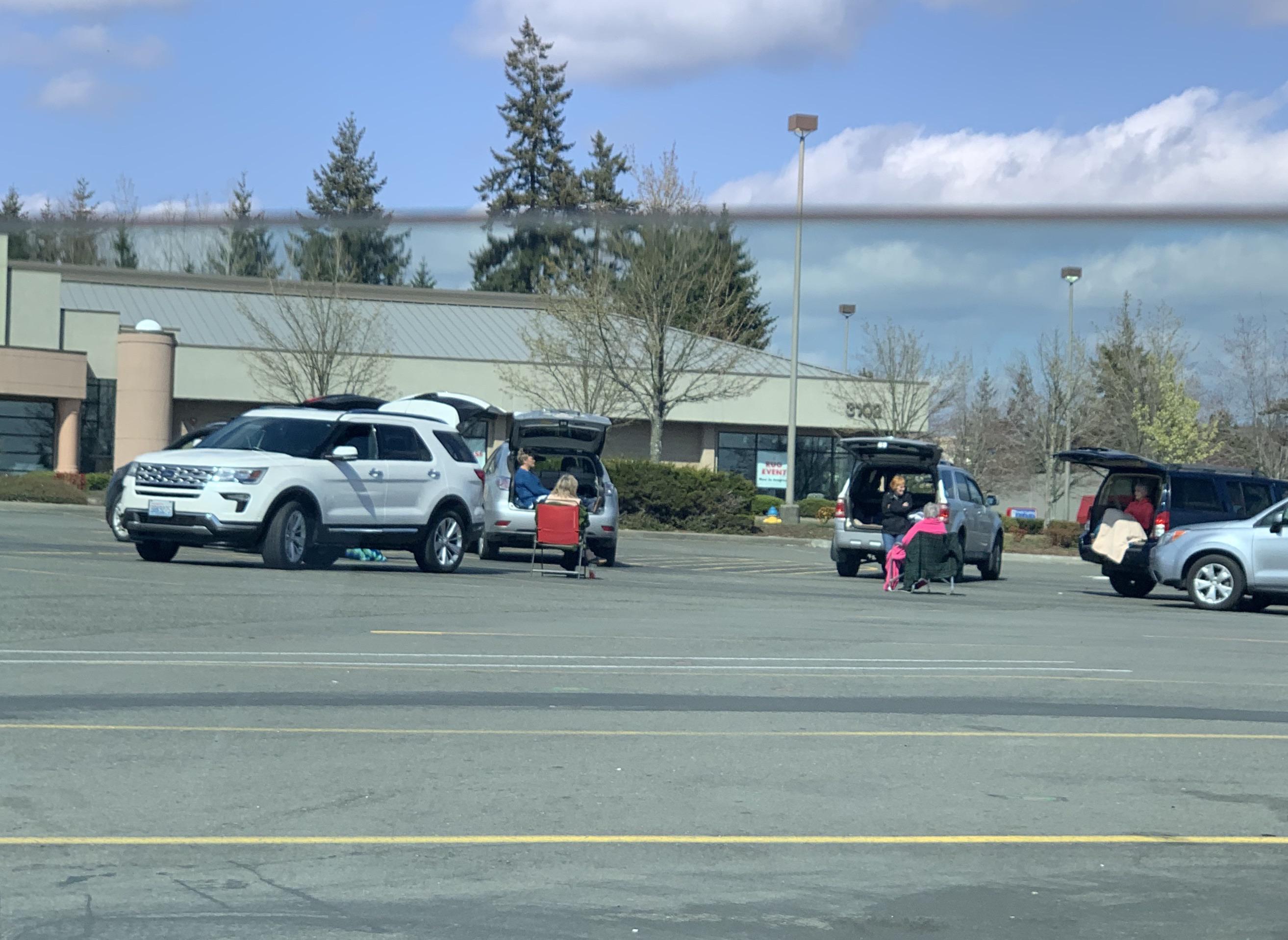 Social Distancing Circle Kitsap Mall Scrolller