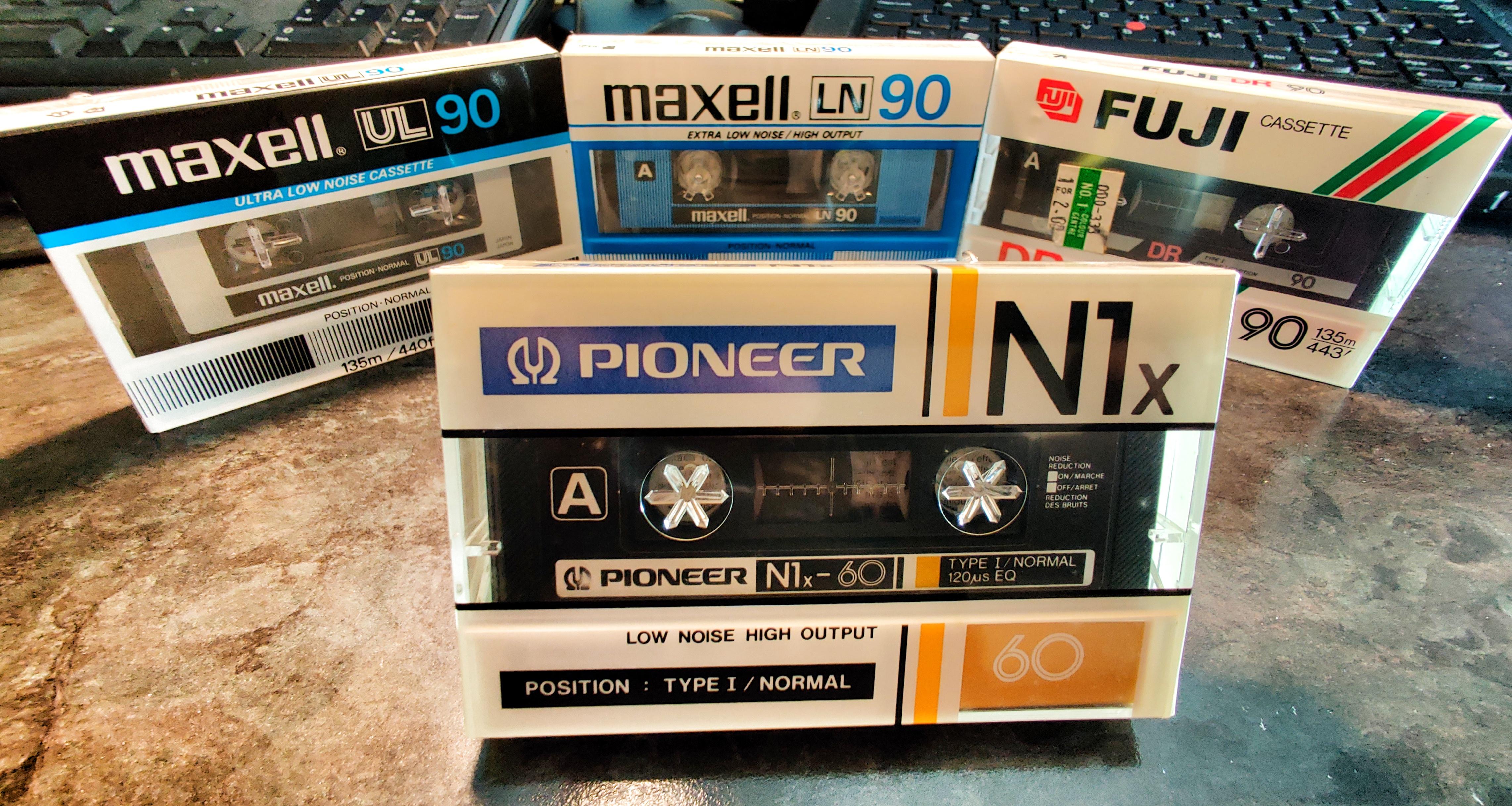 Some 80s cassettes from my collection 80s 📼🎶 Scrolller