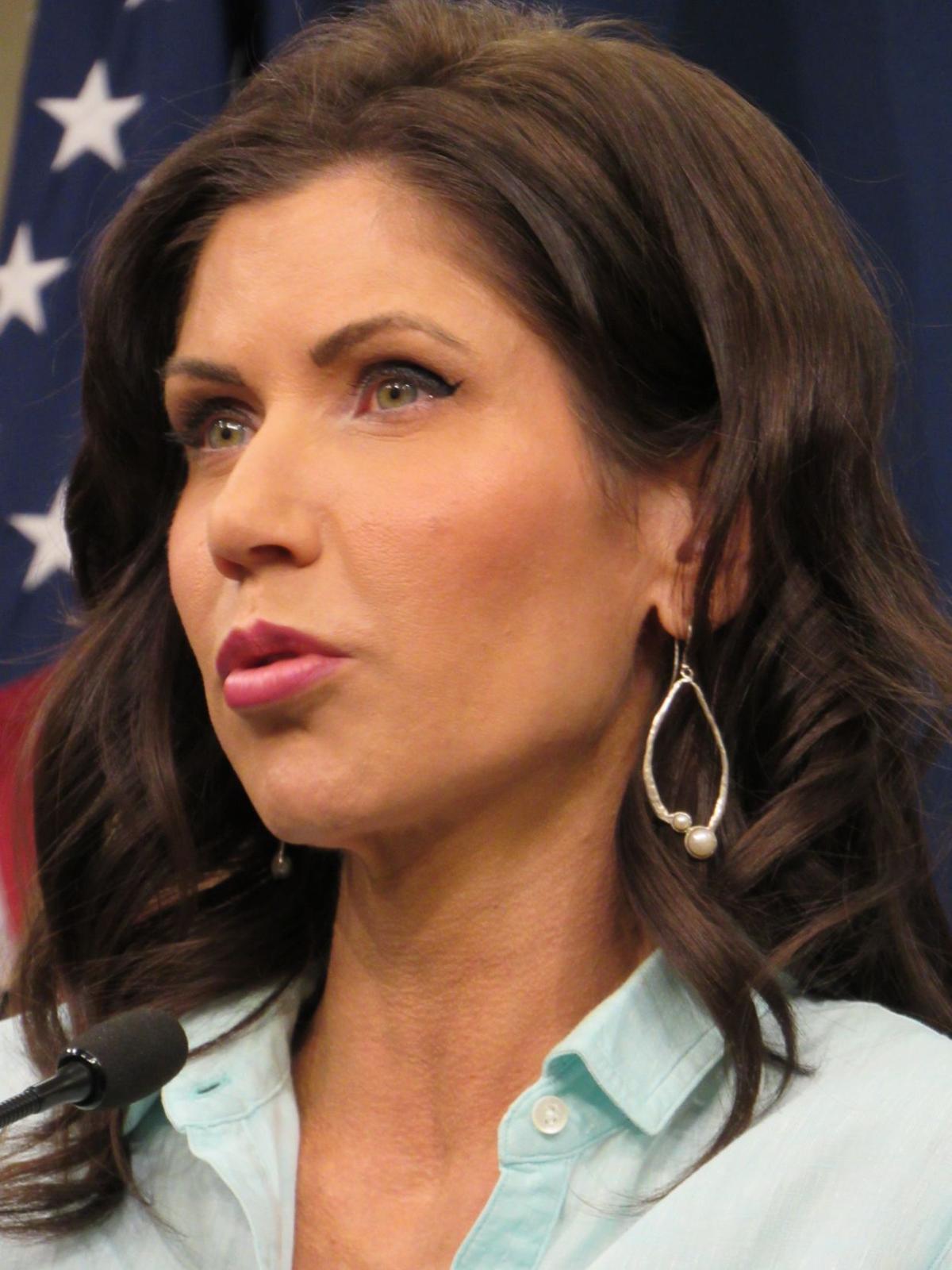 South Dakota Governor Kristi Noem Scrolller 2933