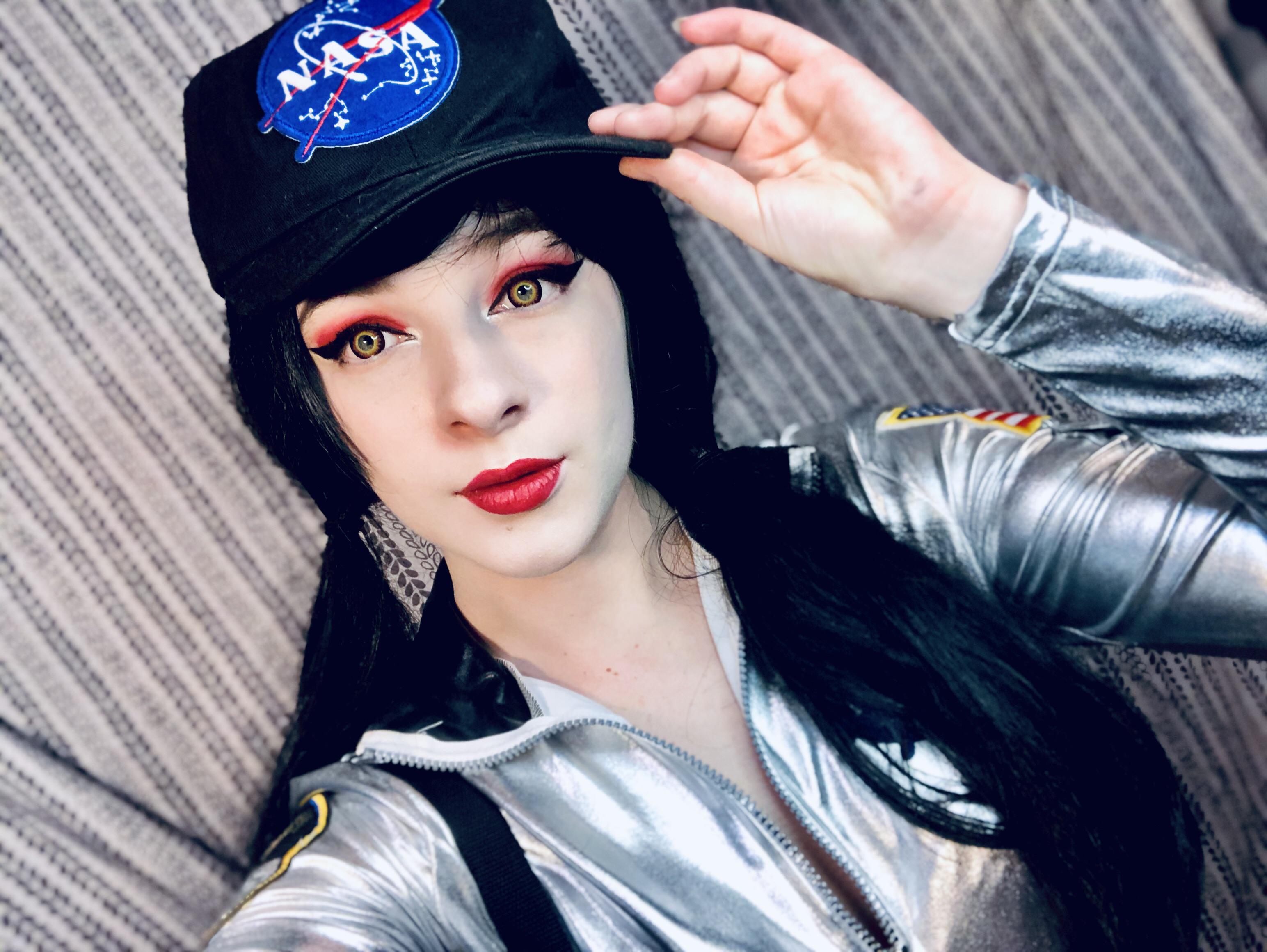 🎵 Space Girrrl🎵I saw a lunar eclipse 🚀 . Official spokeswoman for NASA ...