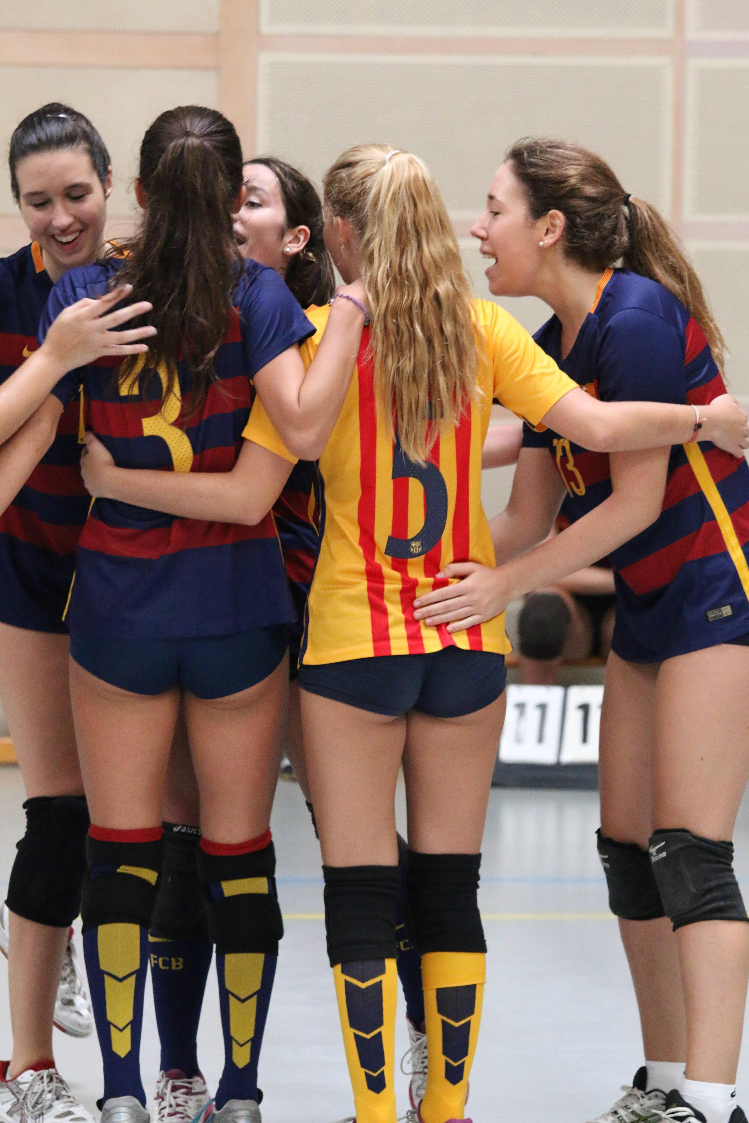 Spanish Women's Volleyball League 2016 [More in Comments] Scrolller