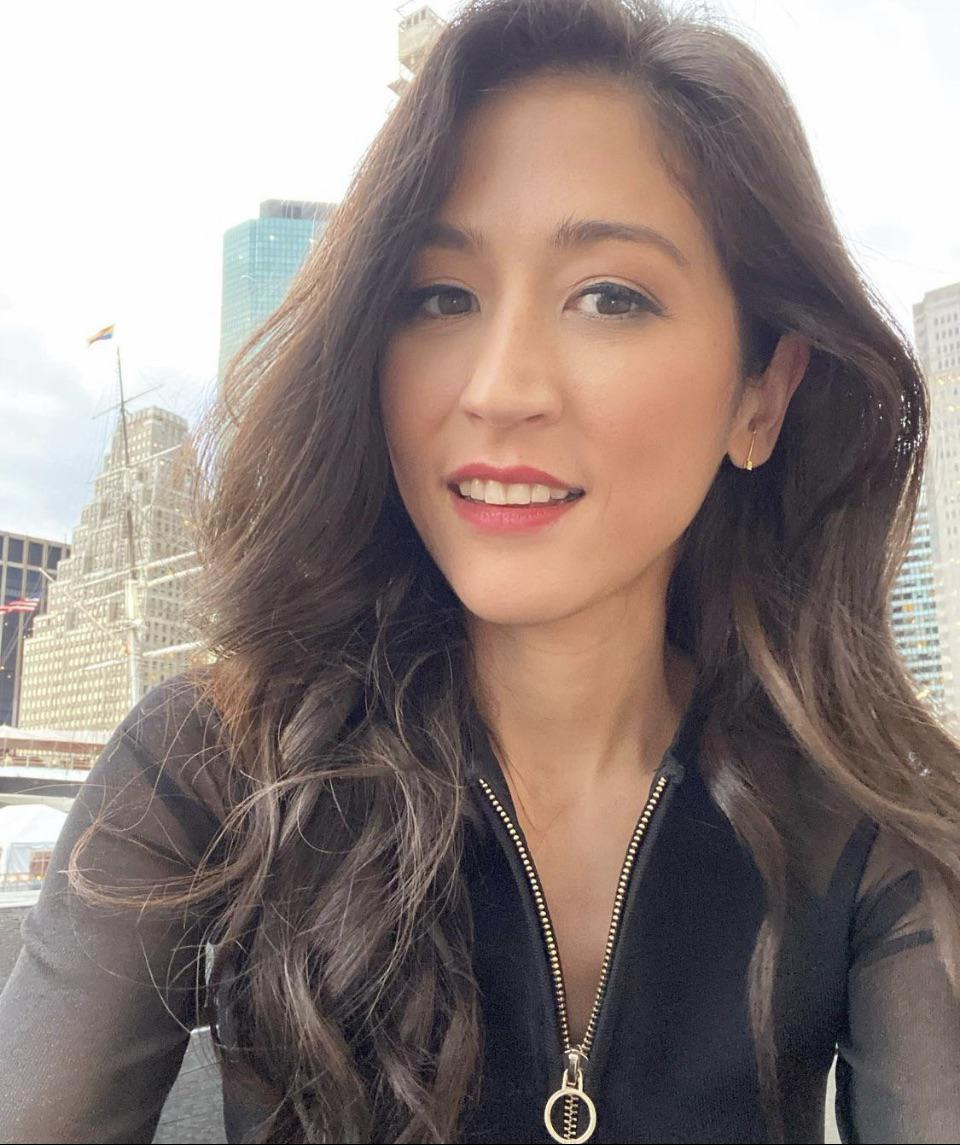 Sports reporter Mina Kimes is glowing!! Scrolller