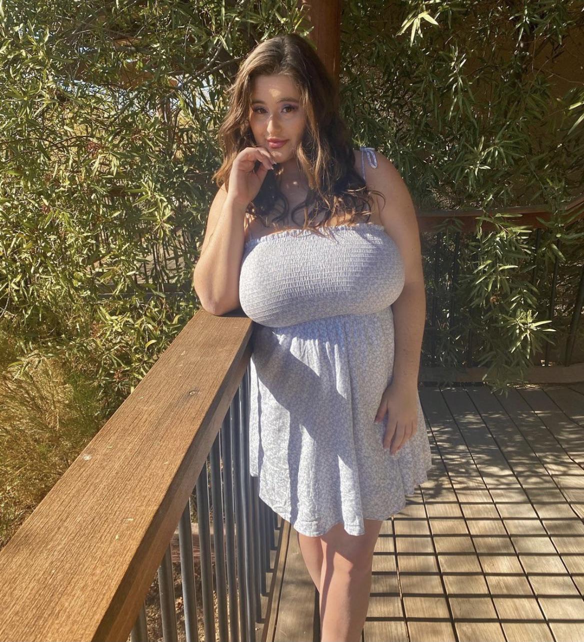 Bosomy | Scrolller