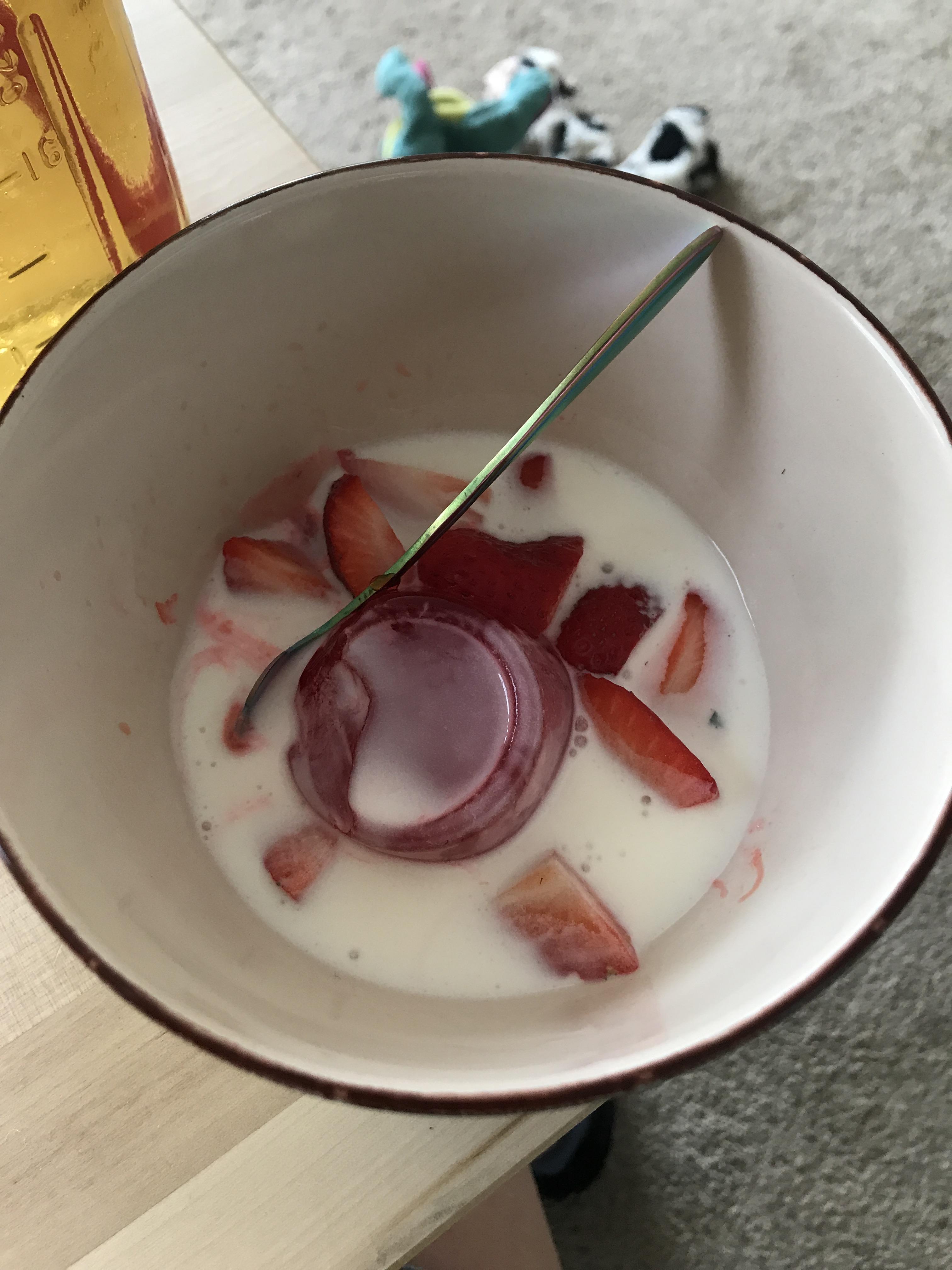 Sugar free jello, 3 strawberries, deflated fat free whipped cream 25