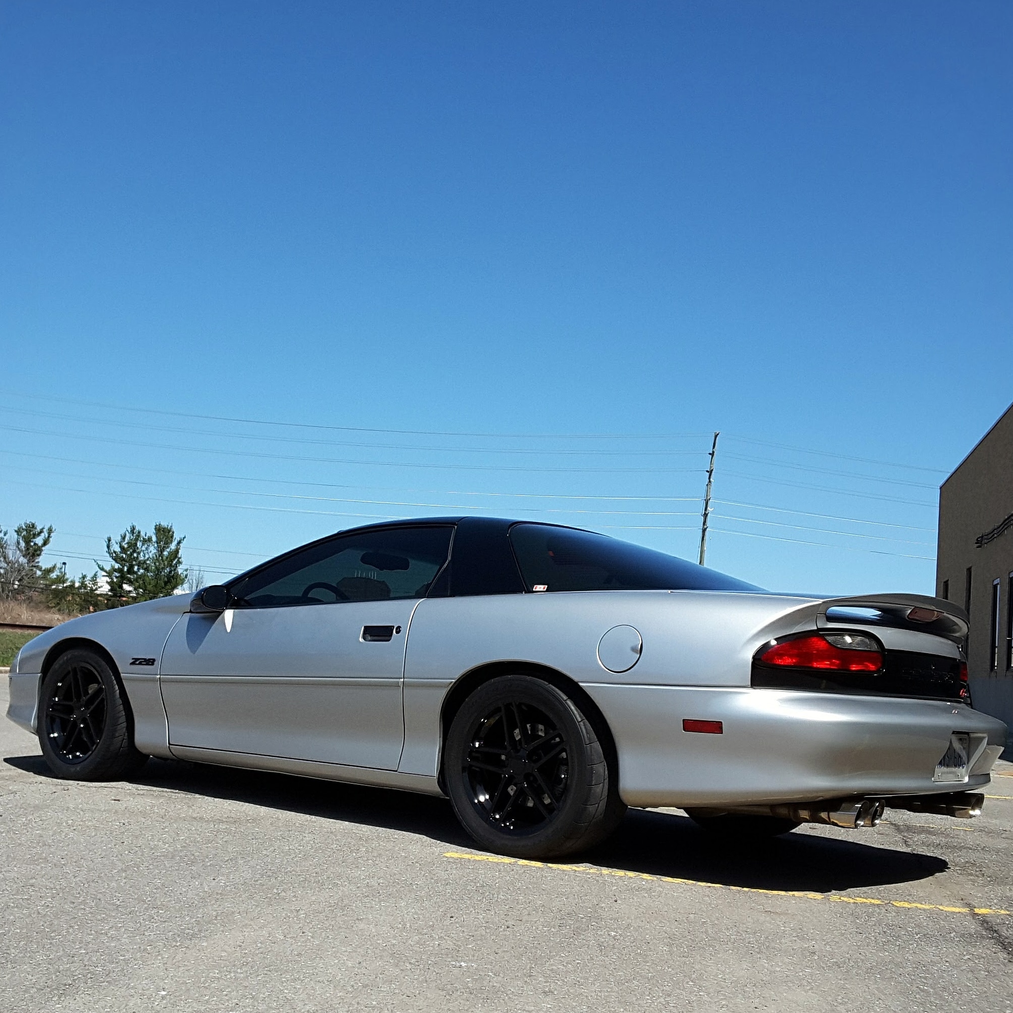 sunny days,sweeping the clouds away... Scrolller