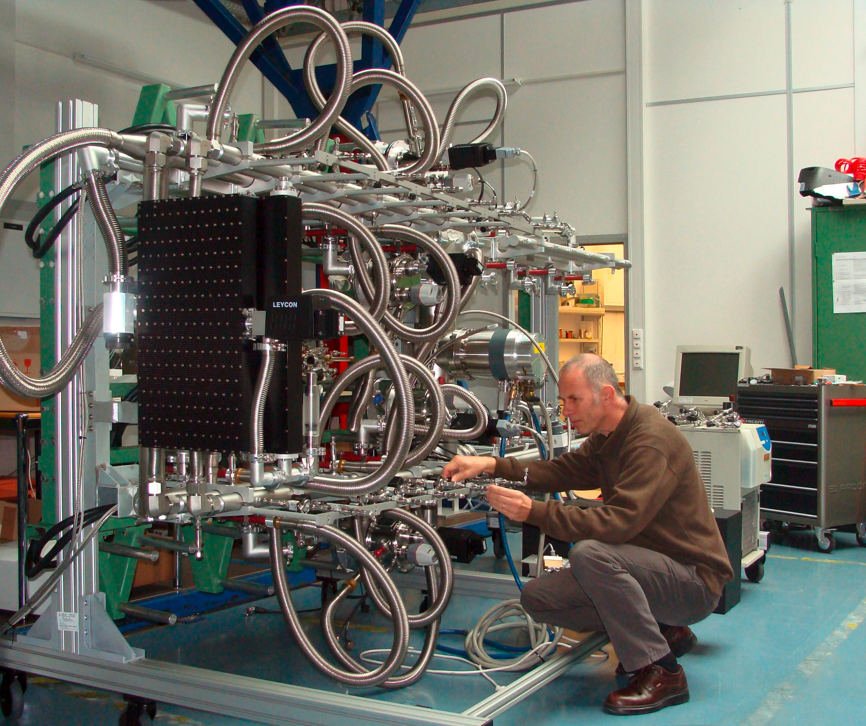 The cryogenic system for the Multi Unit Spectroscopic Explorer (MUSE ...