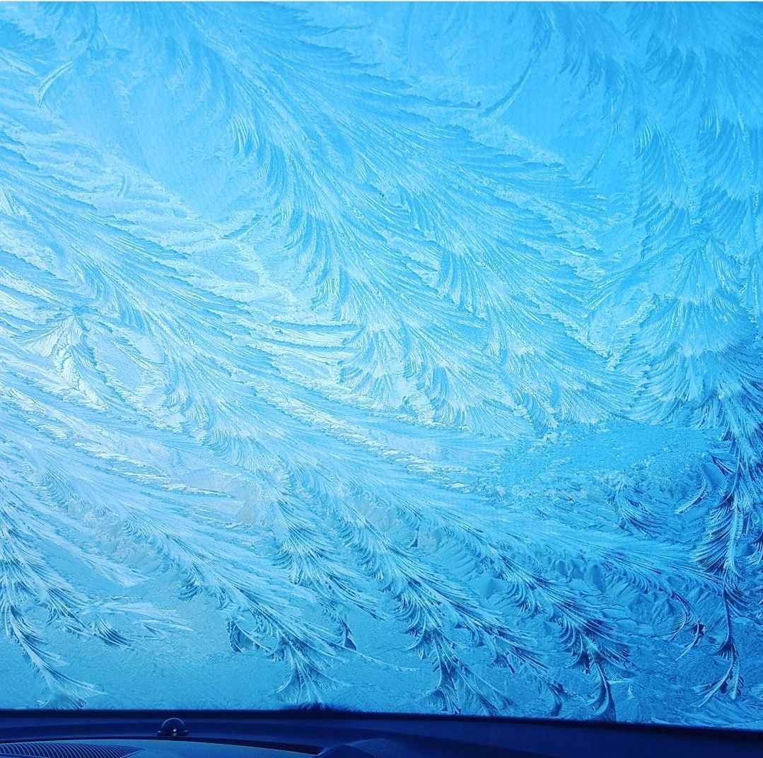 the-ice-formation-on-my-car-windscreen-this-morning-scrolller