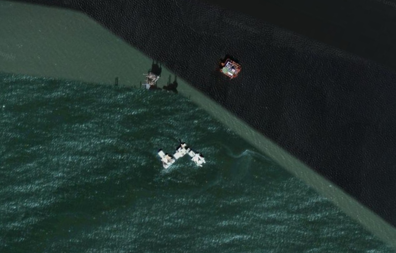 this-photo-on-google-earth-of-3-different-rigs-at-3-different-times