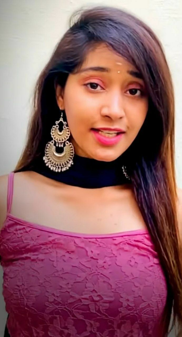 TIKTOKE MODEL VIRAL NUDE VIDEOS | Scrolller