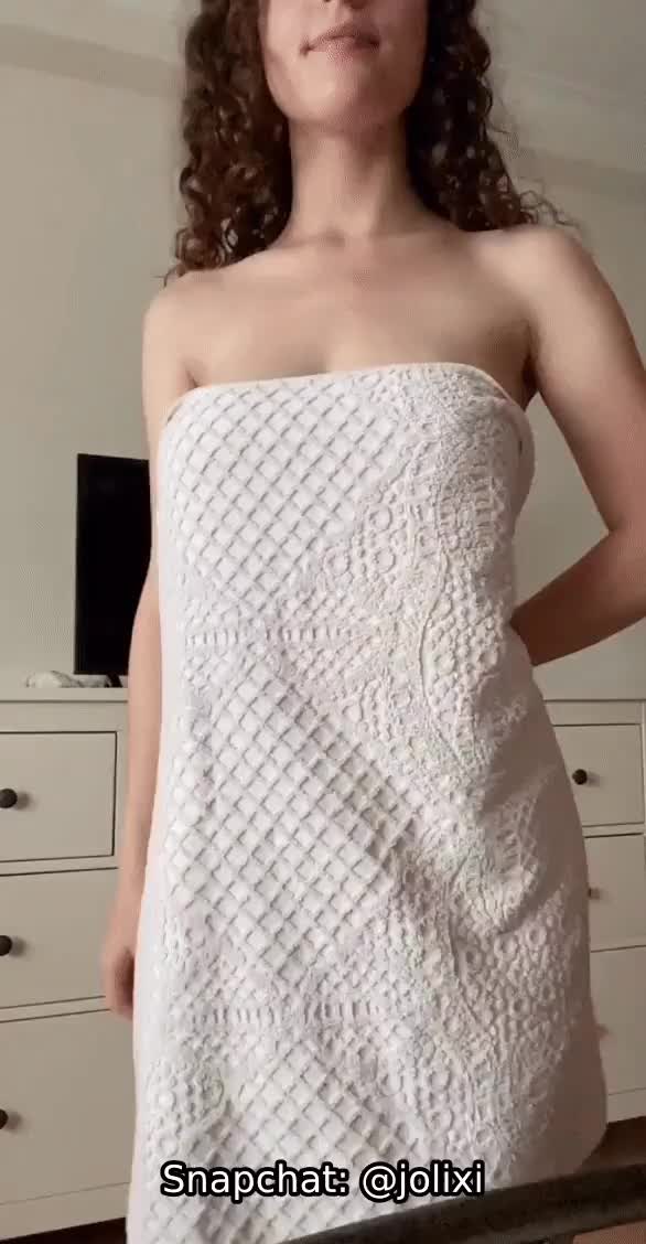 Towel Drop Scrolller Towel Drop Scrolller