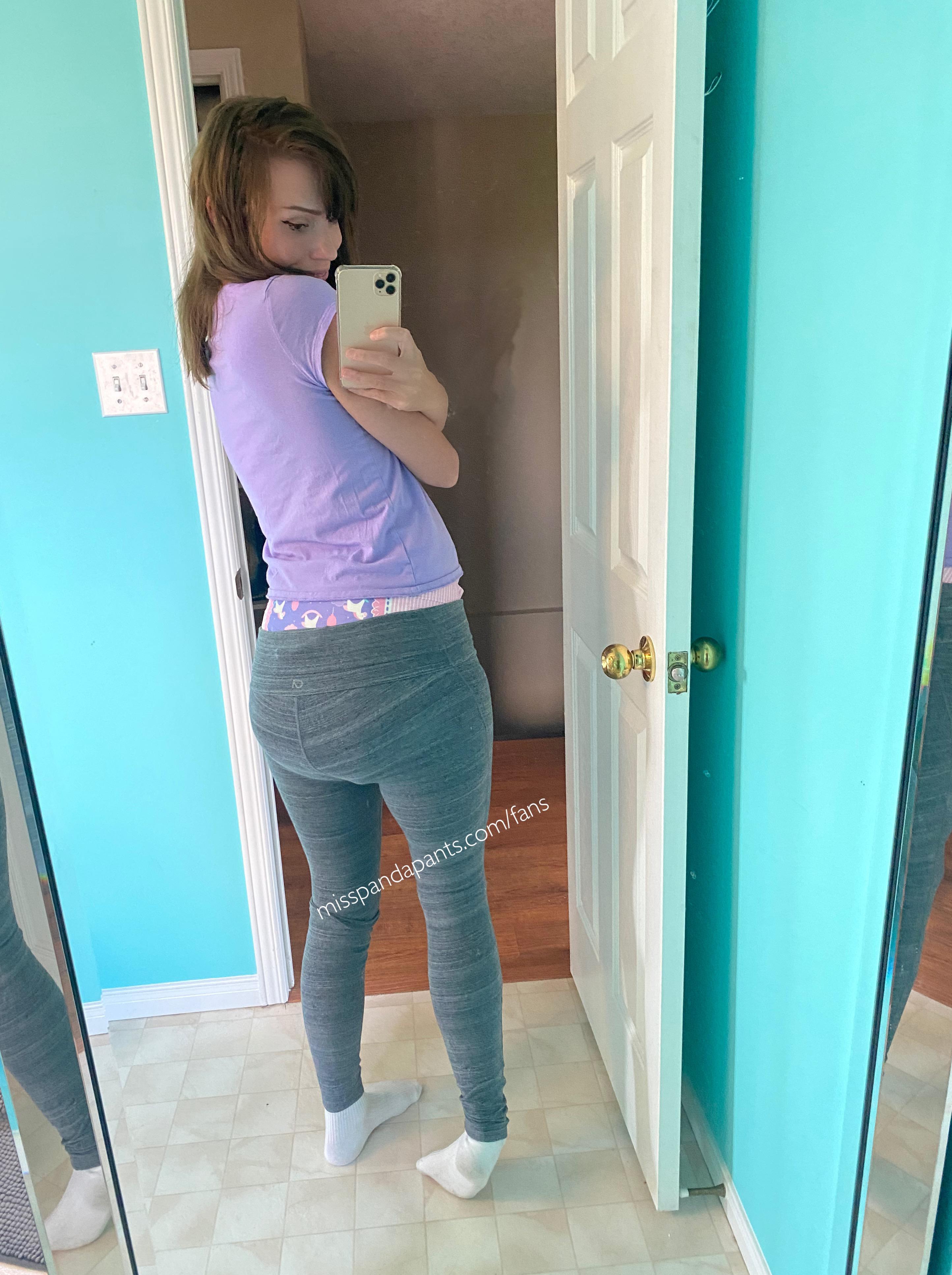 triple diapers under my yoga pants! Scrolller