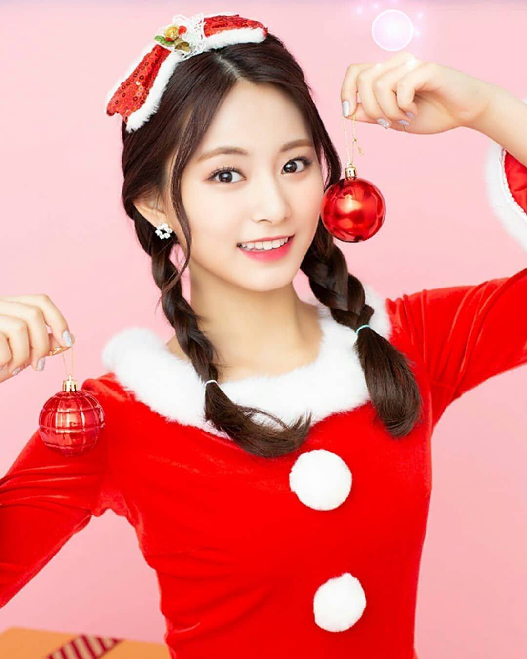 Tzuyu Scrolller