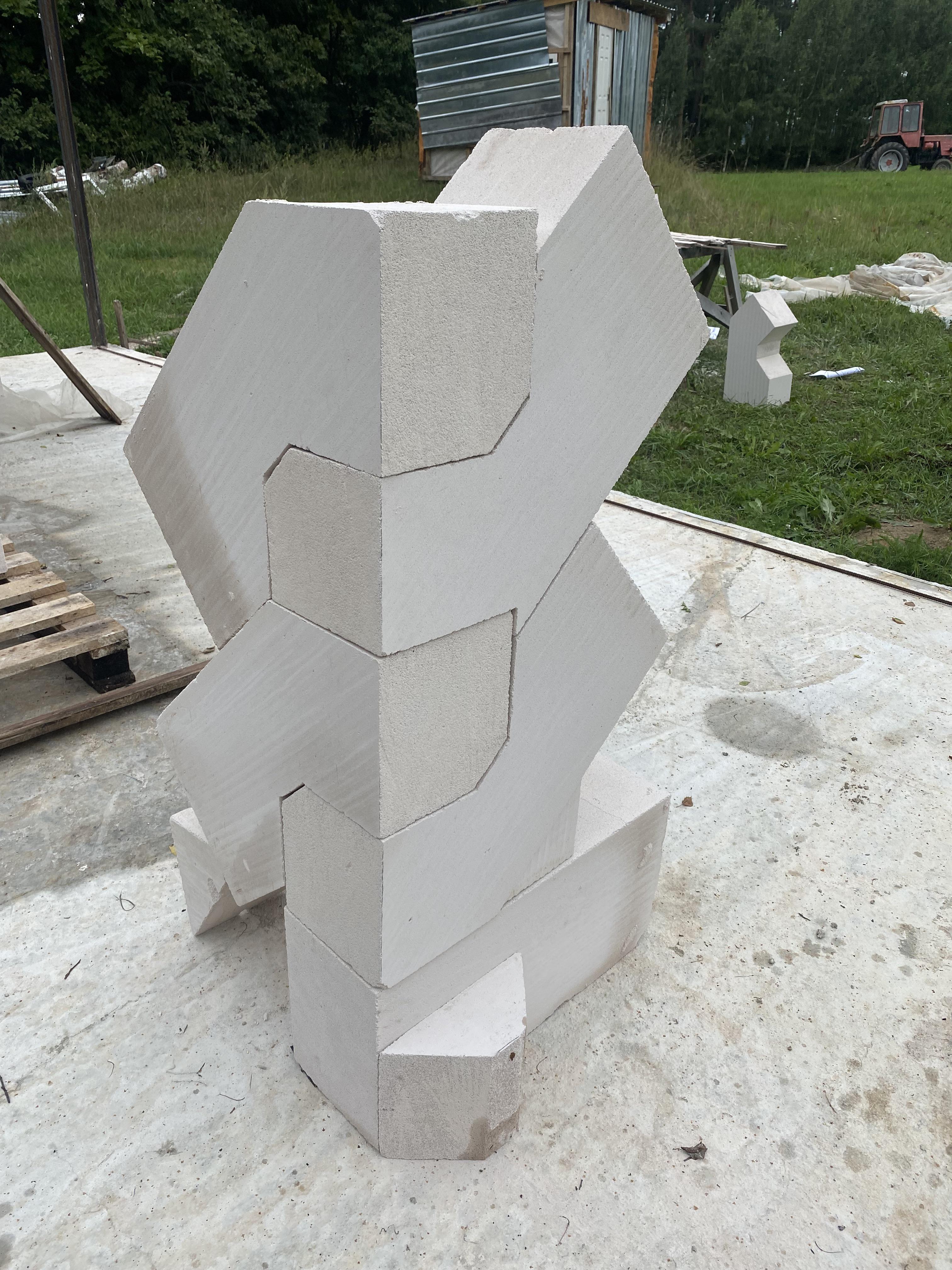 Wall corner of aeroconcrete blocks at a 137.5 degree angle | Scrolller