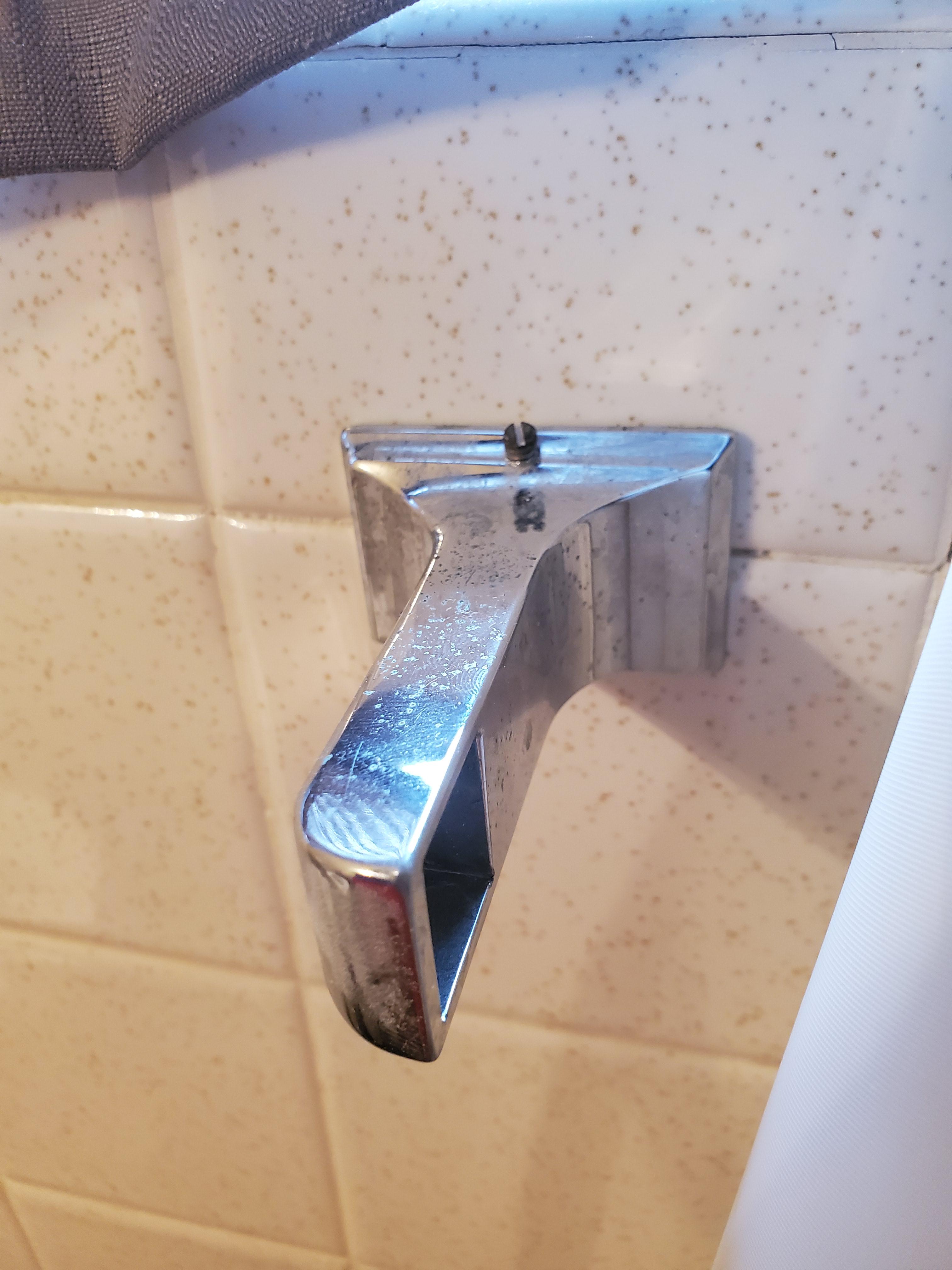 What are these towel holders called? Scrolller