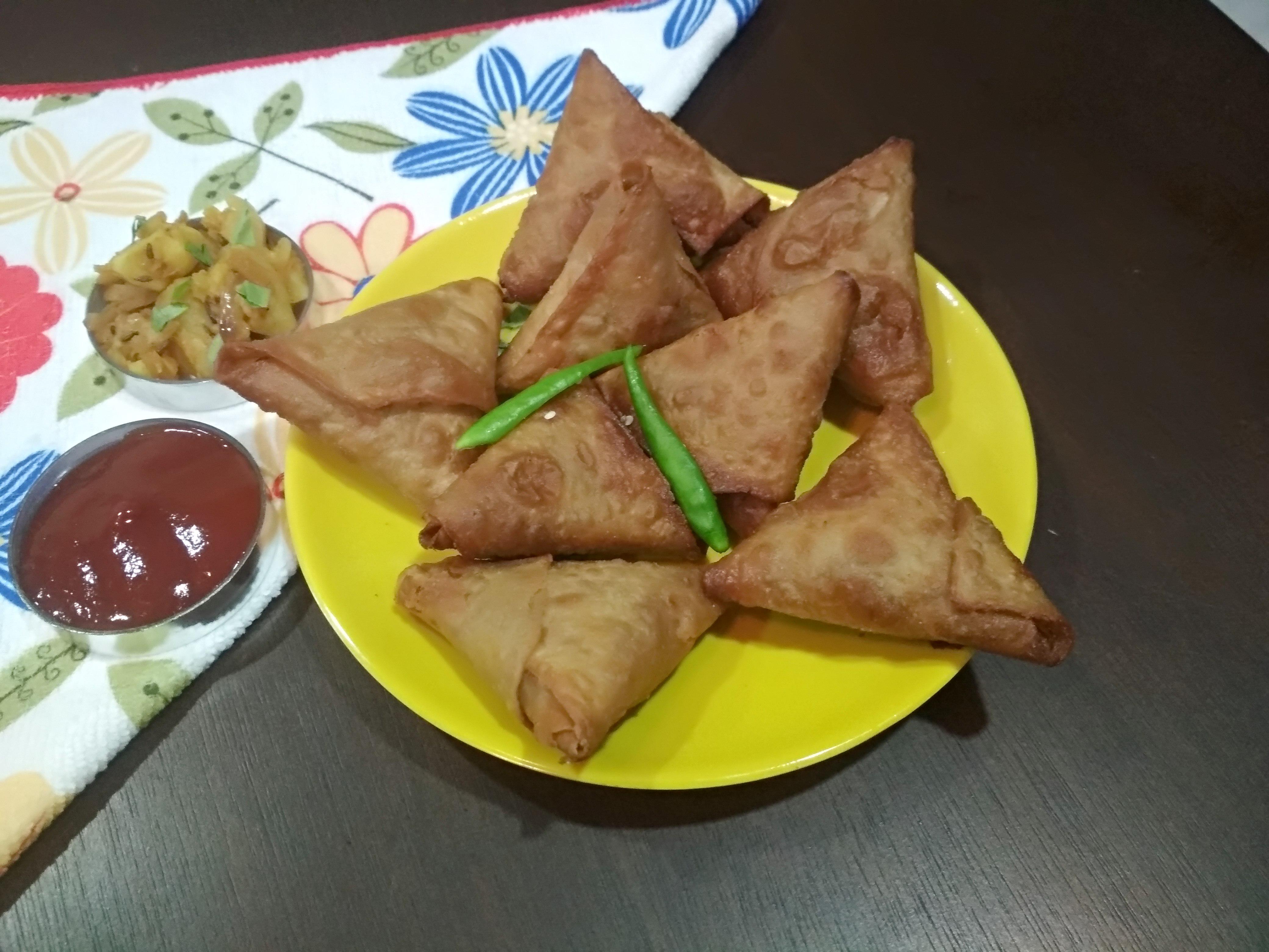 Wheat Samosa with Aloo Stuffing Scrolller