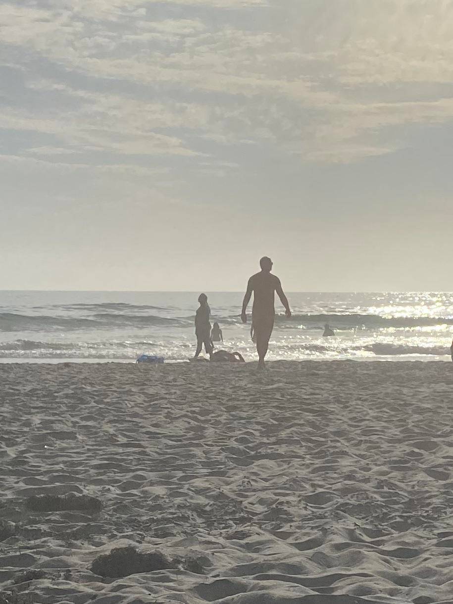 when-the-sun-goes-down-the-moon-comes-out-love-checking-outs-my-hubs