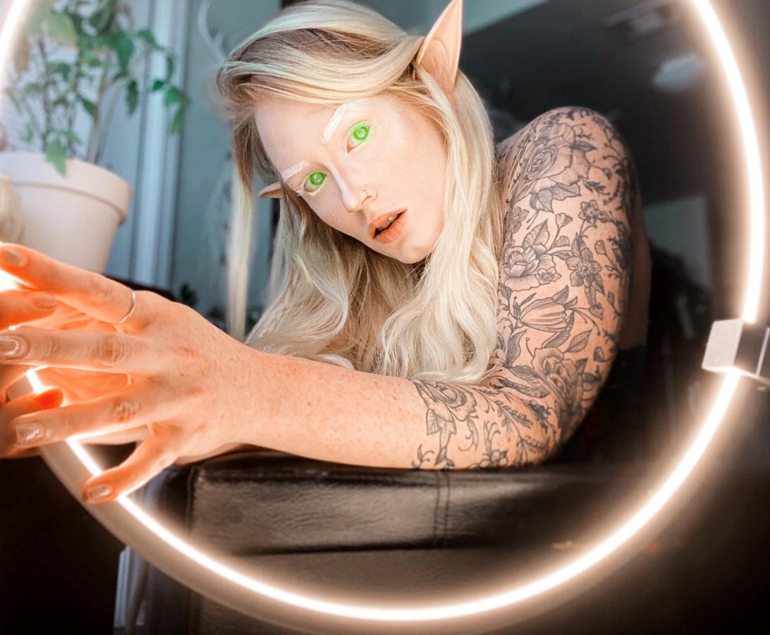World of Warcraft Blood elf 🧝‍♀️ will be live this weekend on Onlyfans