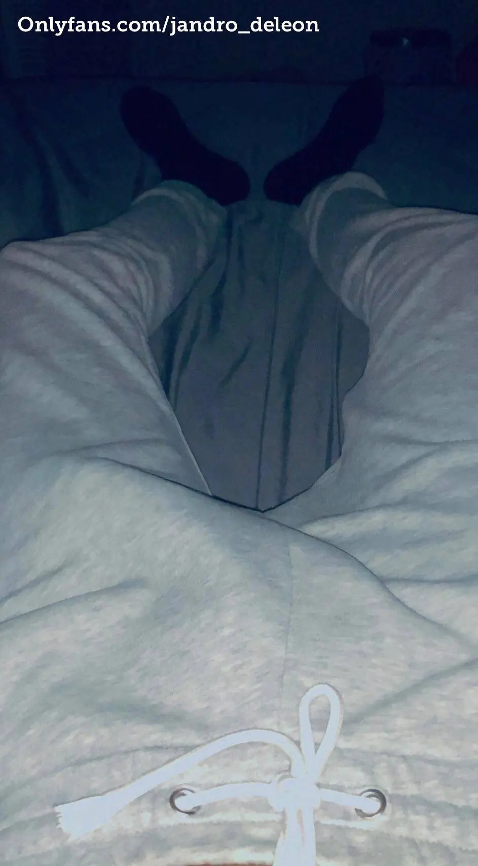Would you give me head if you we’re laying next to me? Lemme know 🧦🍆