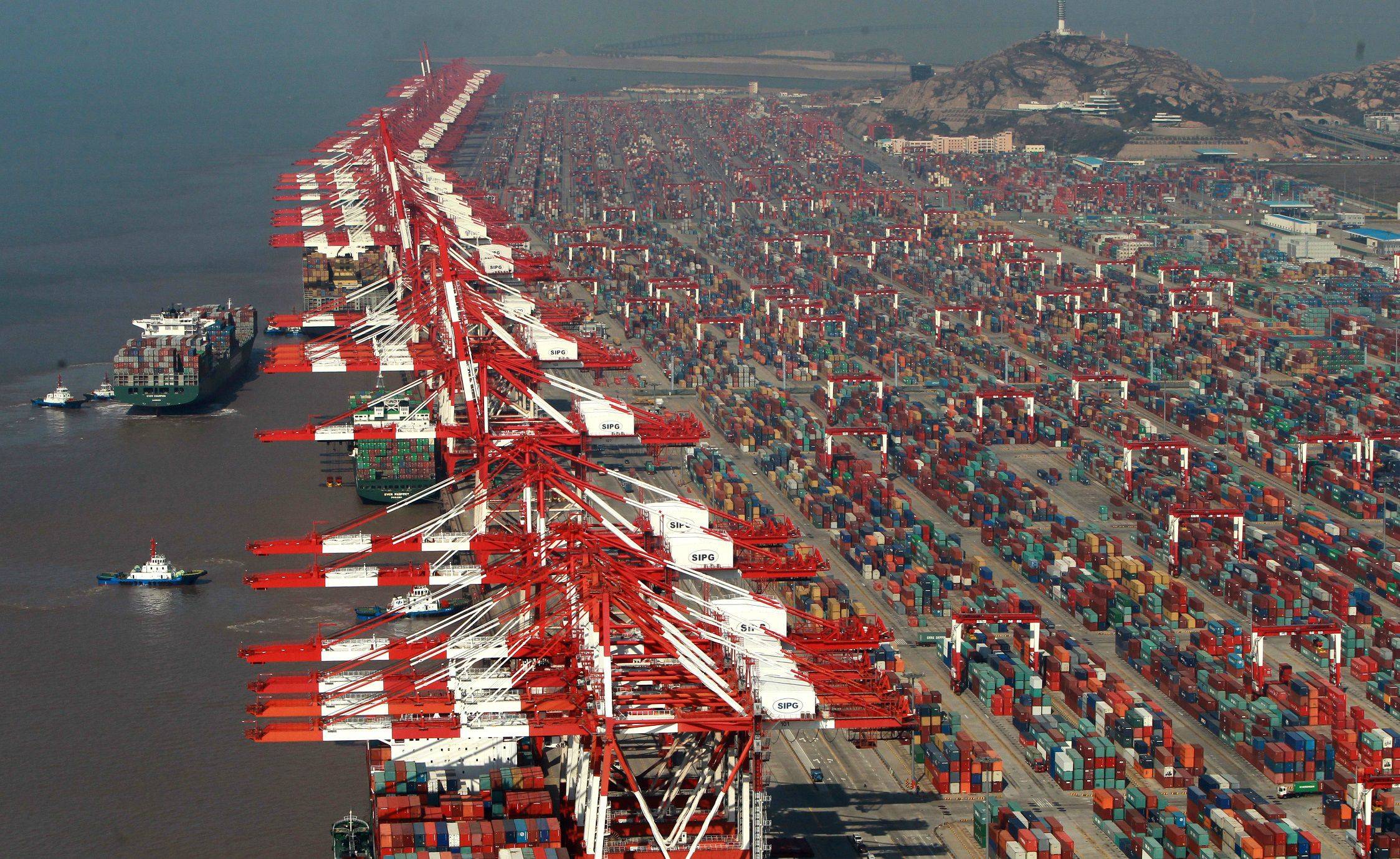 Япония крупнейший в мире. Порт Яншань Китай. Морской порт Шанхай. Порт Шанхай Yangshan. Контейнерный порт Шанхай.