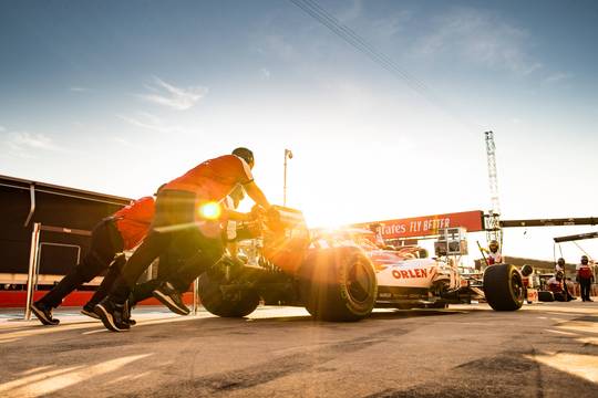 2020 Emilia Romagna GP - Alfa Romeo Pit Stop Practice [4842x3228]