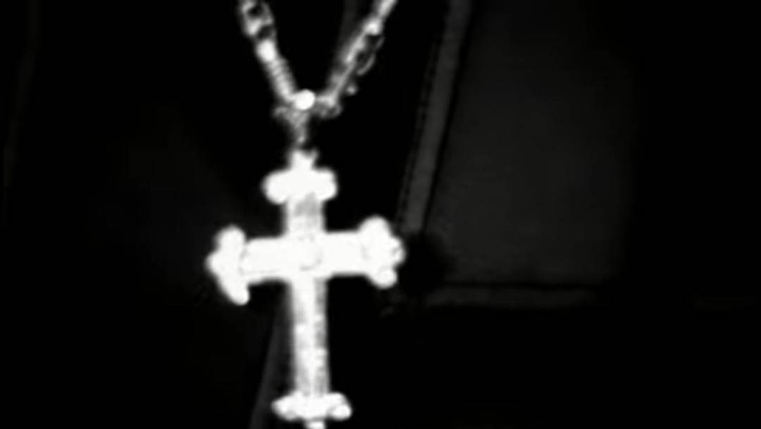 50 cent wearing Ja Rule's chain