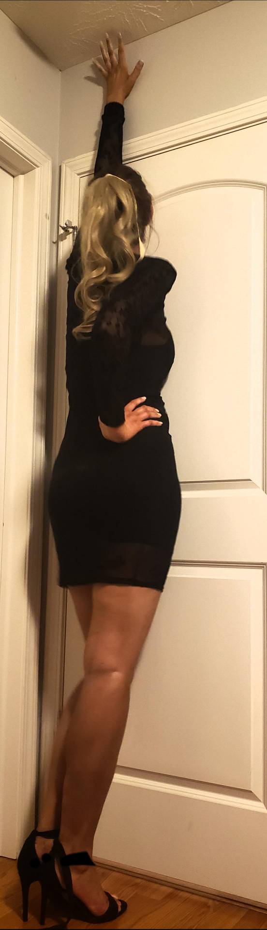 6'3" Tall Girl in Stilettos - need I say more?