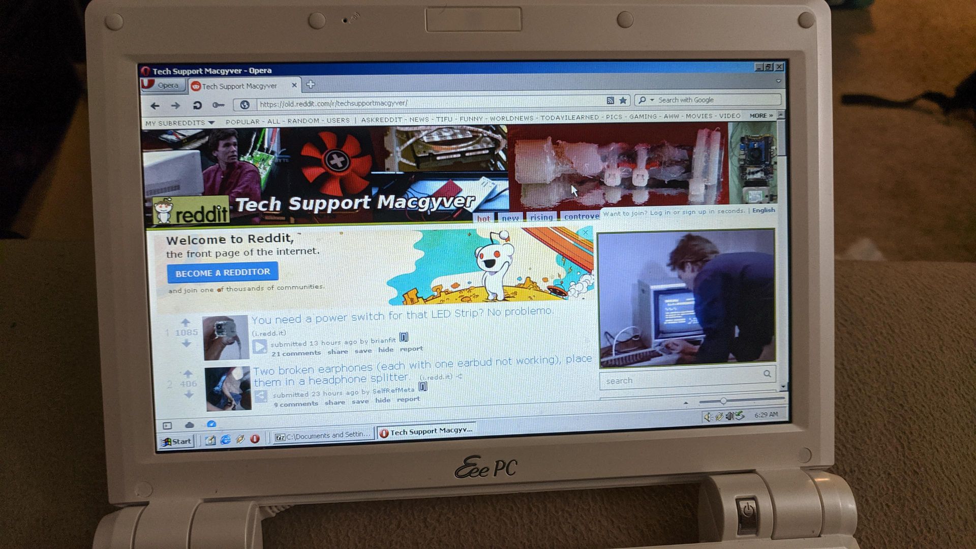 A classroom word processor done cheap. It's windows 2000 on an asus Eee PC 900a.