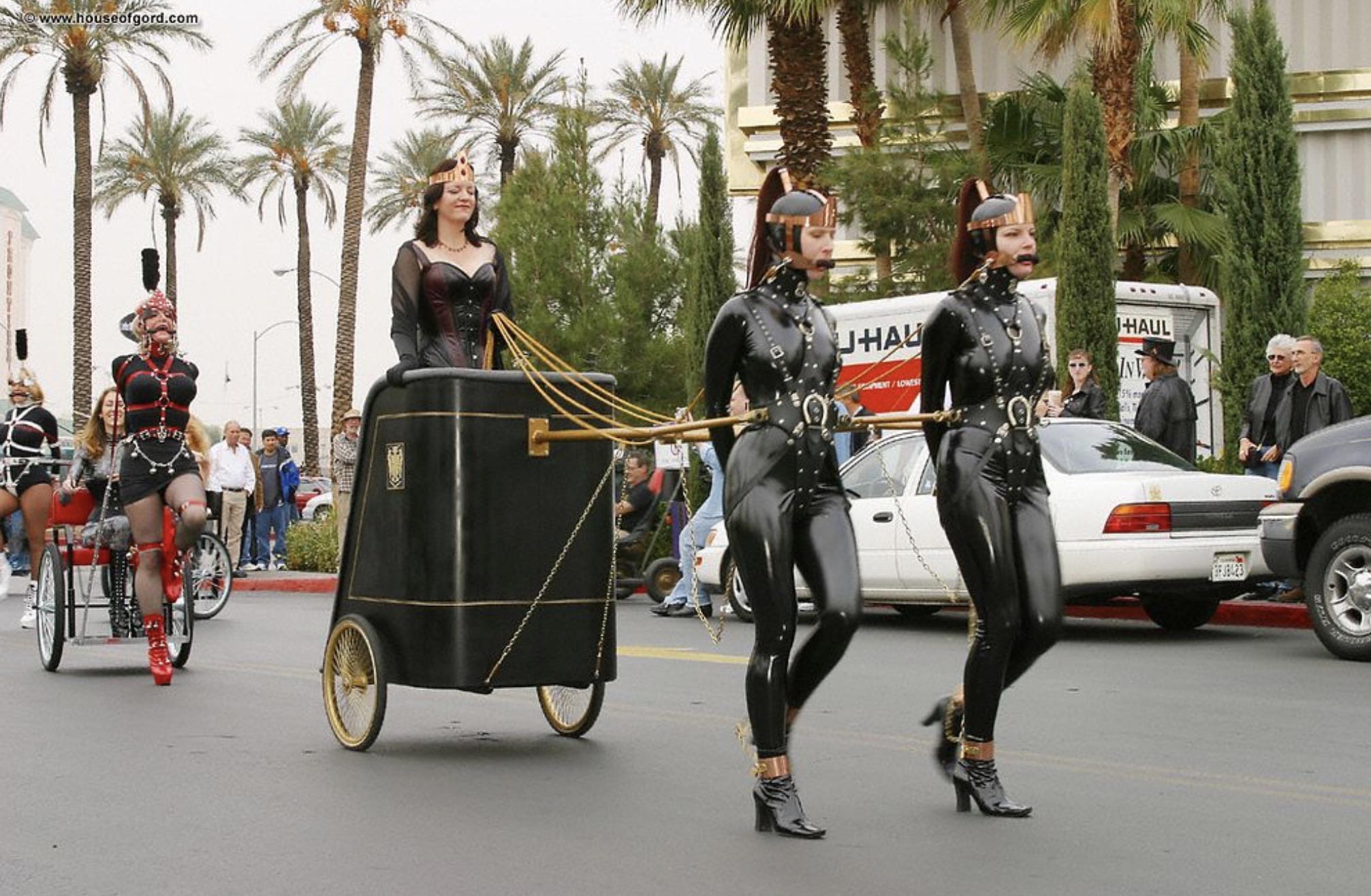 a-queue-of-ponygirls-waiting-at-the-lights-scrolller