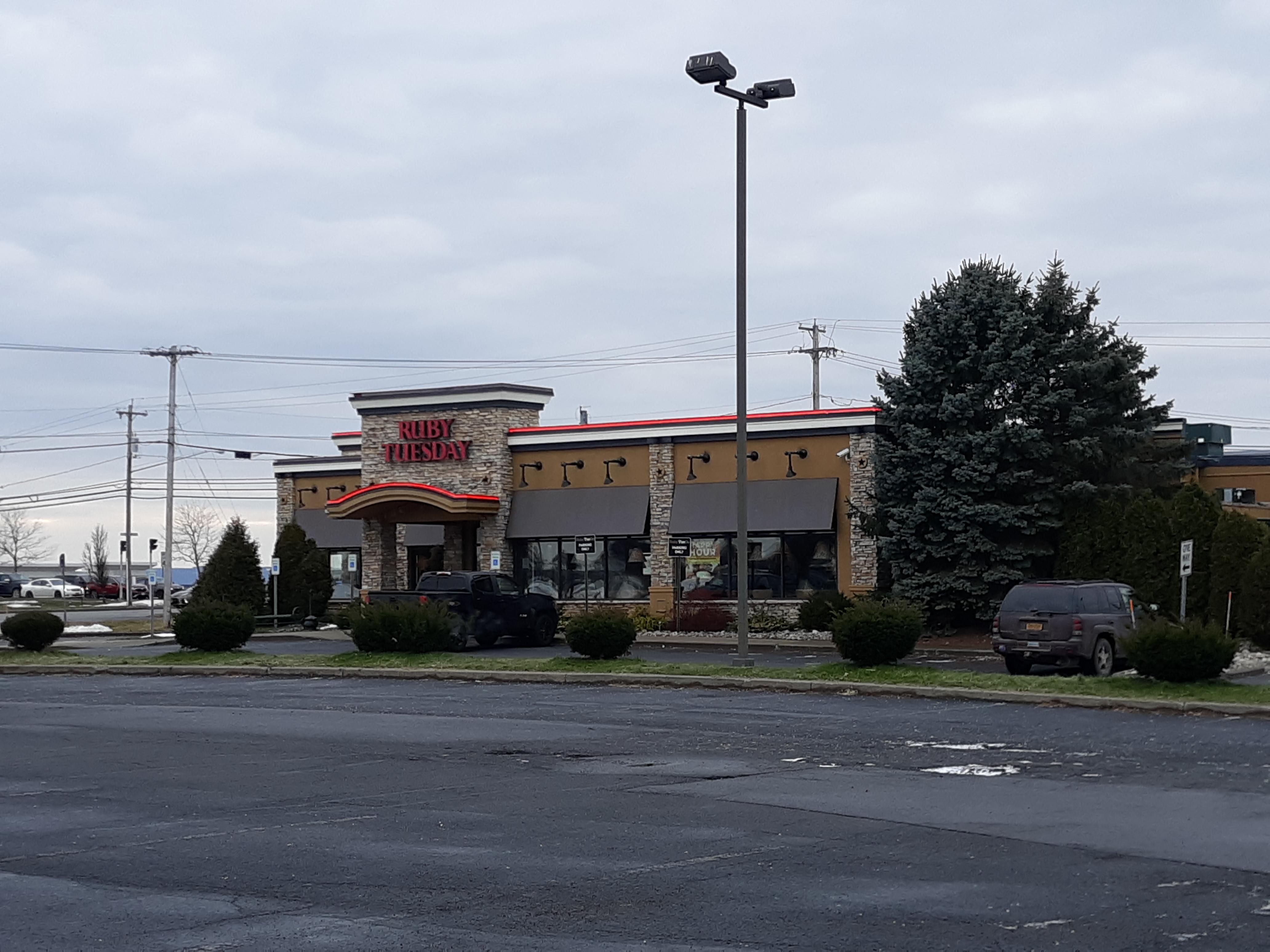 A Ruby Tuesday with the old logo in Amsterdam, New York. | Scrolller