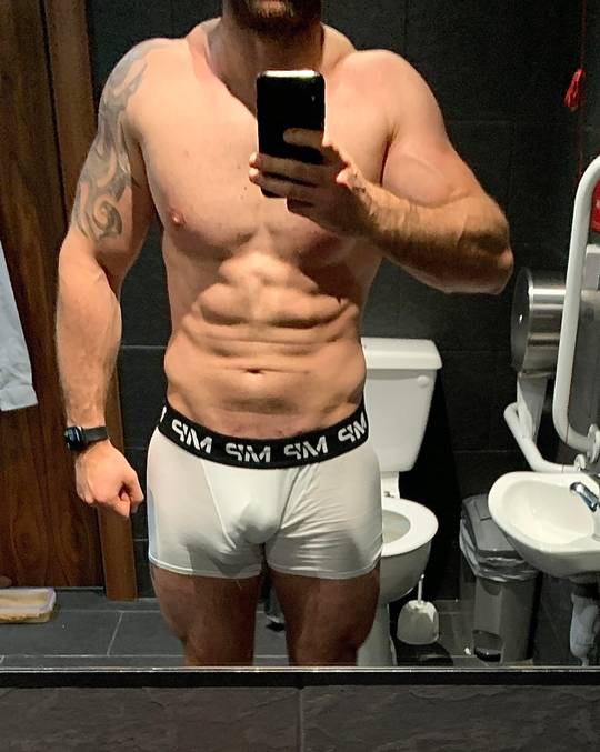 Absolutely gutted! Finally getting to where I want to be and we go into another lockdown with gyms due to close 😩😩😩😩