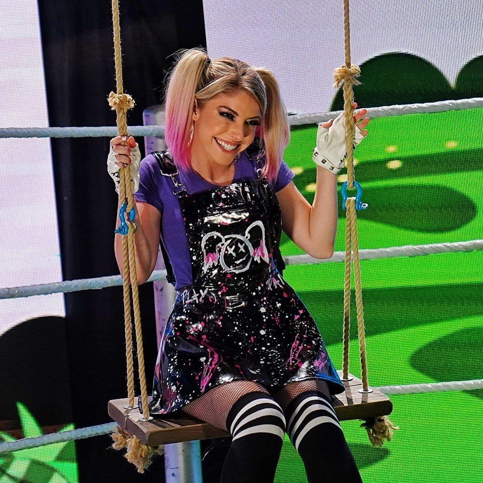 Alexis Kaufman (Alexa Bliss) Scrolller