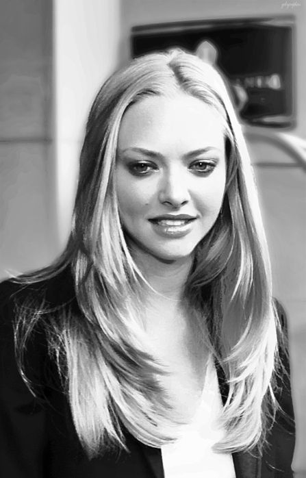 Amanda in black &amp; white | Scrolller