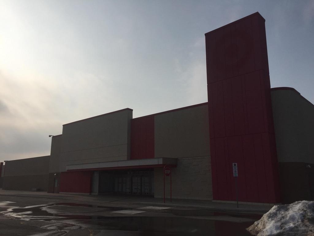 An abandoned Target from their failed Canadian expansion [1024x768][OC ...