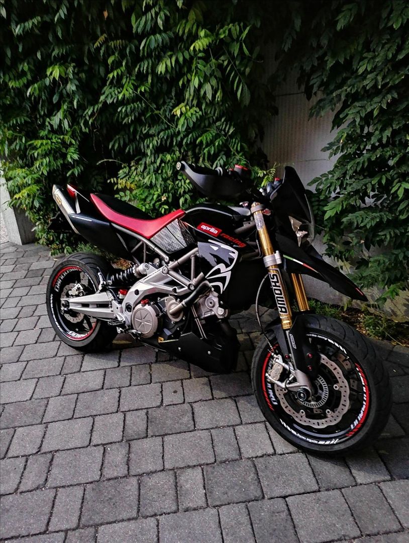 Aprilia Dorsoduro 750 with a few modifications