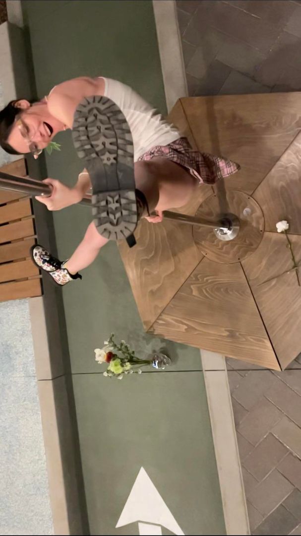 Are normal looking strippers alt?