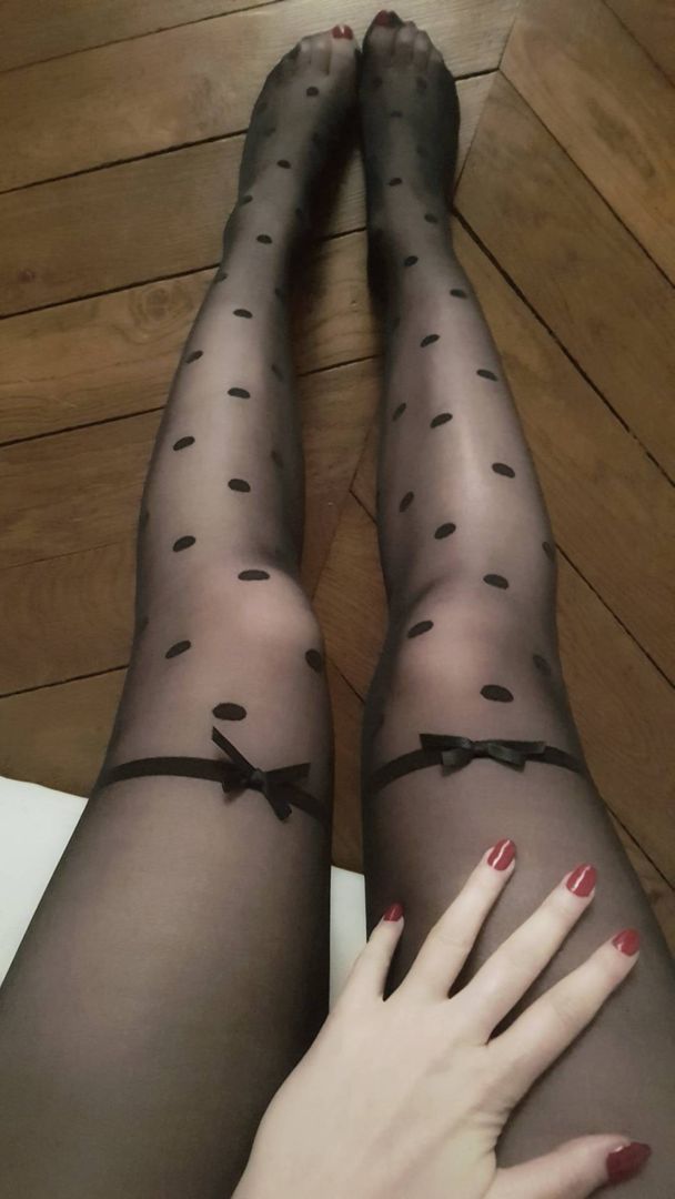 Ariadna Majewska's legs in thights