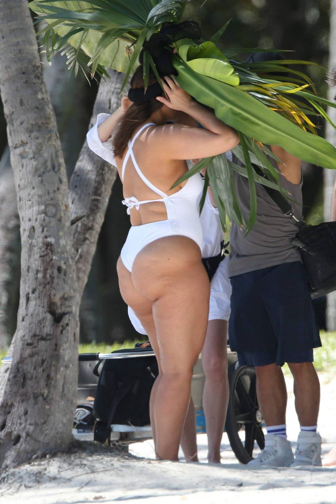 Ashley's butt BTS of a photoshoot in the Florida Keys