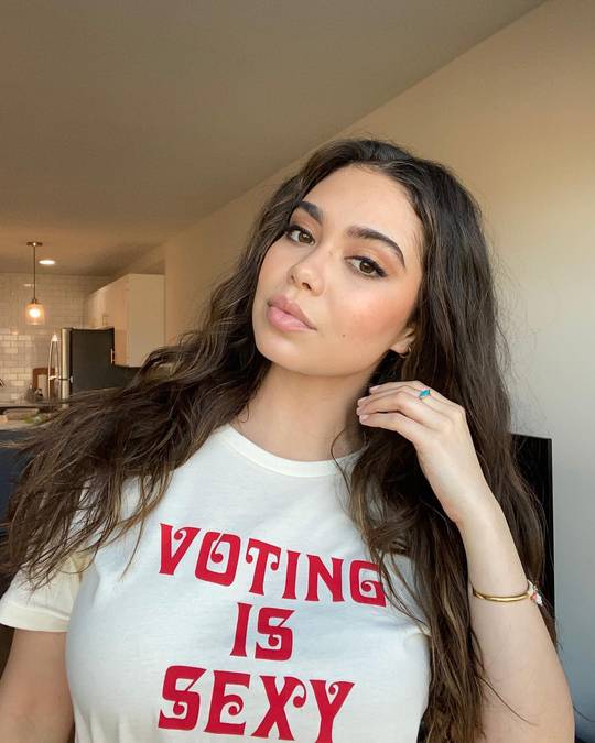 Let's go bi for Hawaiian goddess Auli'i Cravalho