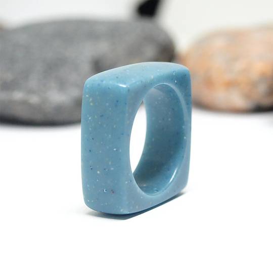 Blue square ring