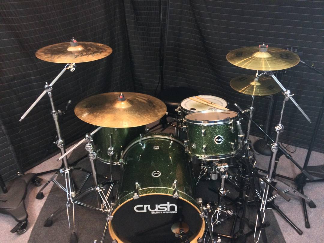 Bought this old school Crush Sublime series kit with maple shells in green sparkle last week!