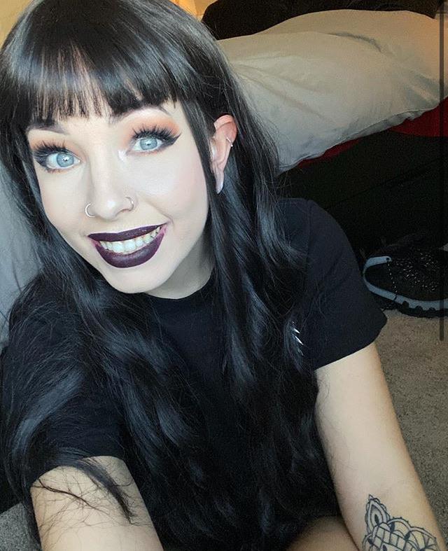 @brattykayla666 Scrolller