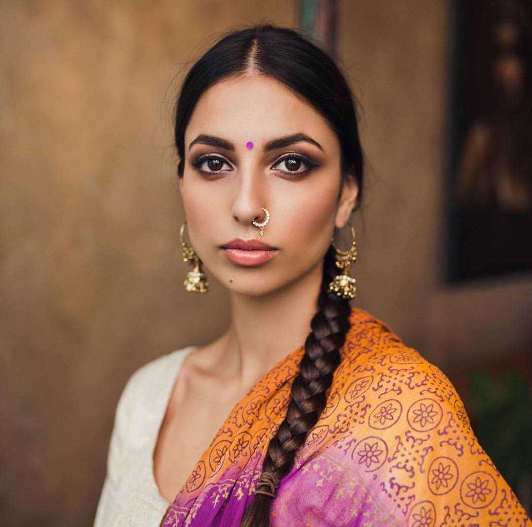 British / Indian Scrolller