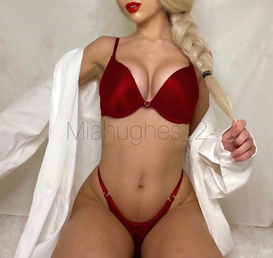 Can I wrap my thick thighs around your head? 😋👅 check comments for more