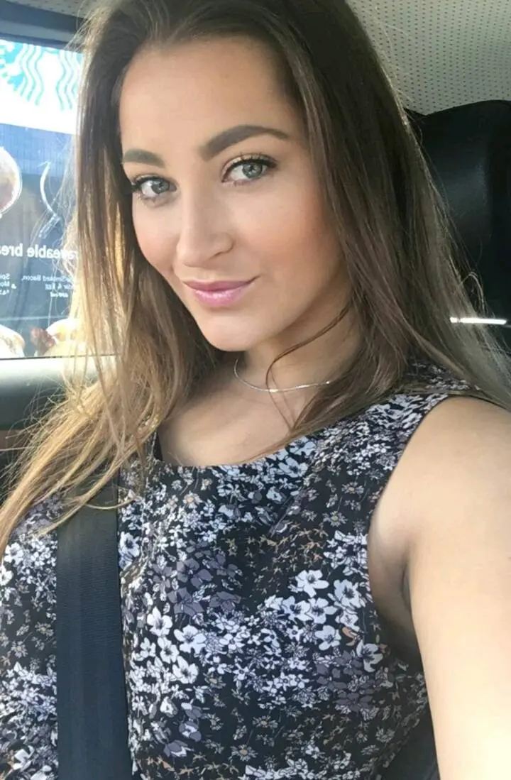 Car selfie | Scrolller