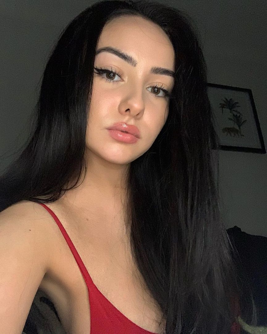 Dark hair and full lips