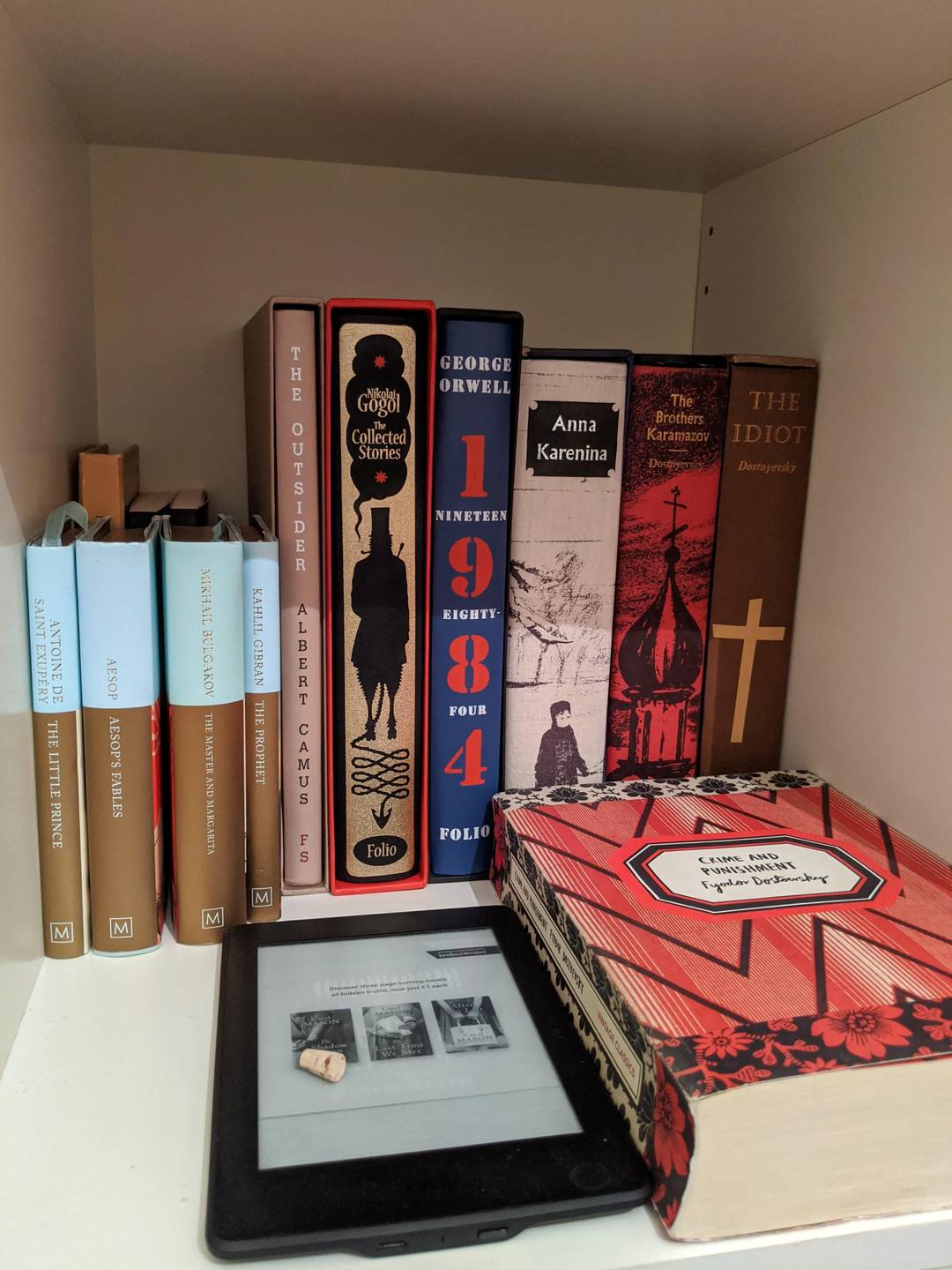 Decided to make a shelf underneath my pc table, a few of my favourite hardbacks